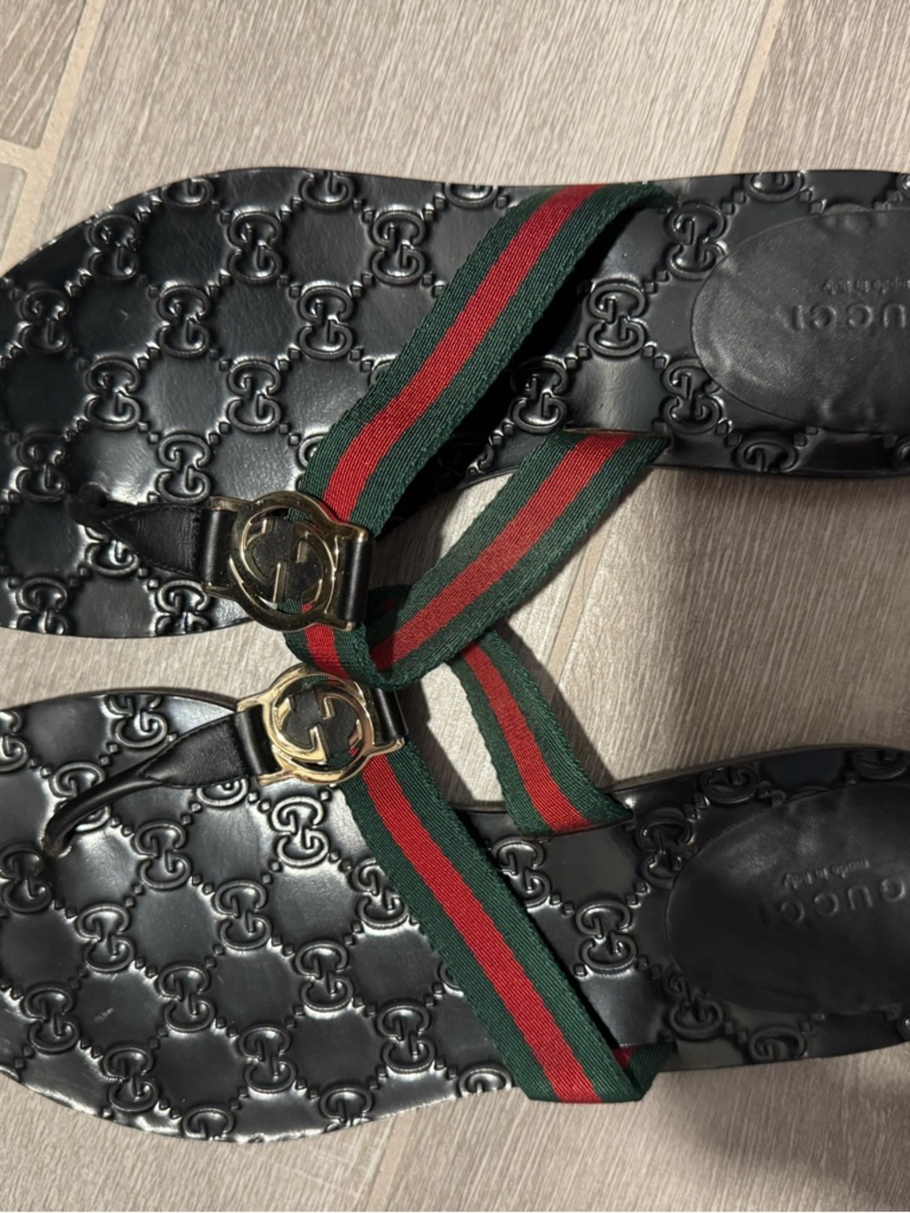 Gucci Black Leather Sandals with Red and Green Webbing